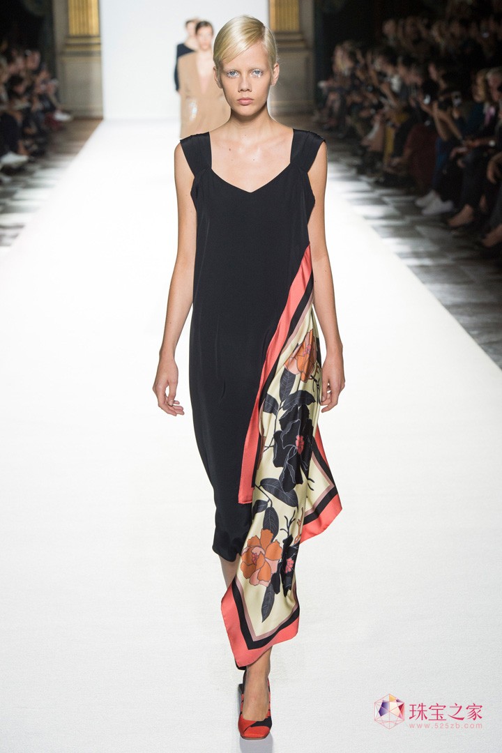 ʱֲʧϢDries Van Noten 2018ϵʱװ